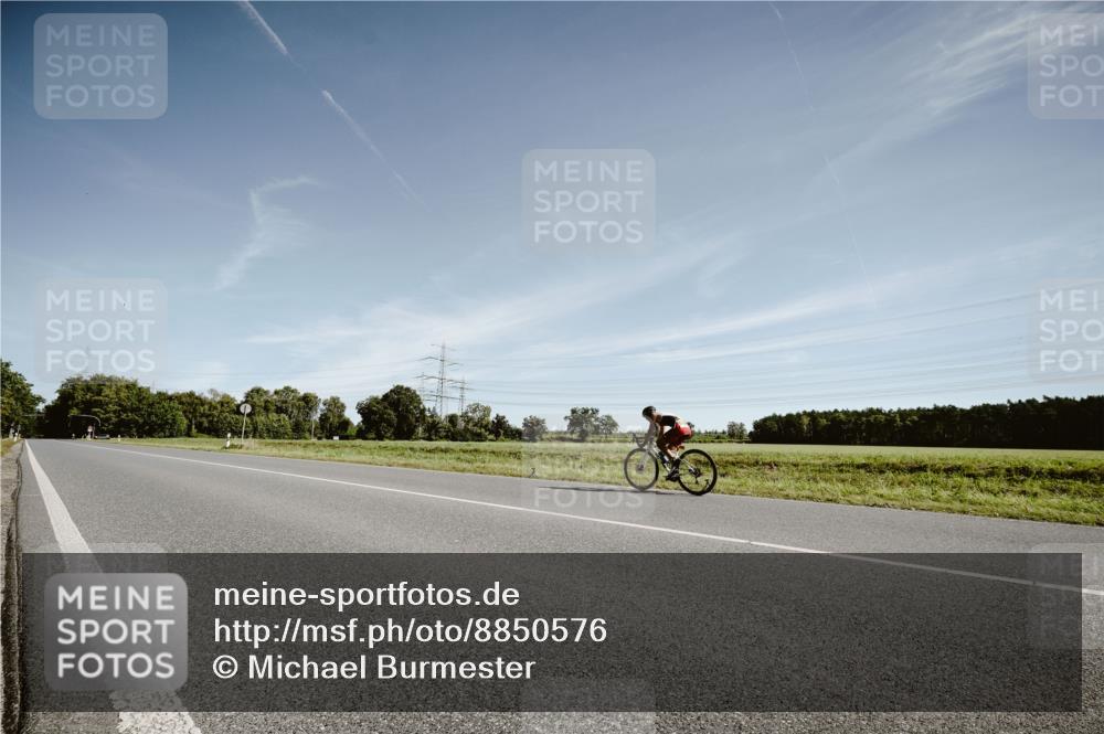 07.09.2025 - 19. Norderstedt Triathlon Michael Burmester http://msf.ph/oto/8850576 07.09.2025 11:09:16 Radfahren  meine-sportfotos.de