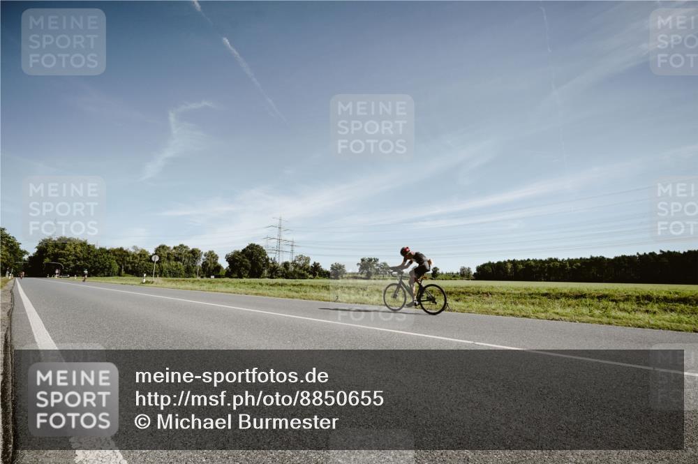 07.09.2025 - 19. Norderstedt Triathlon Michael Burmester http://msf.ph/oto/8850655 07.09.2025 11:10:21 Radfahren 1207 meine-sportfotos.de