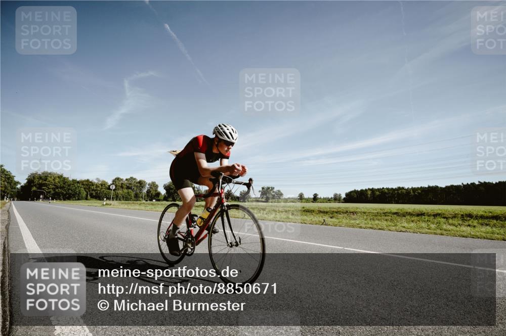 07.09.2025 - 19. Norderstedt Triathlon Michael Burmester http://msf.ph/oto/8850671 07.09.2025 11:10:35 Radfahren 1199 meine-sportfotos.de