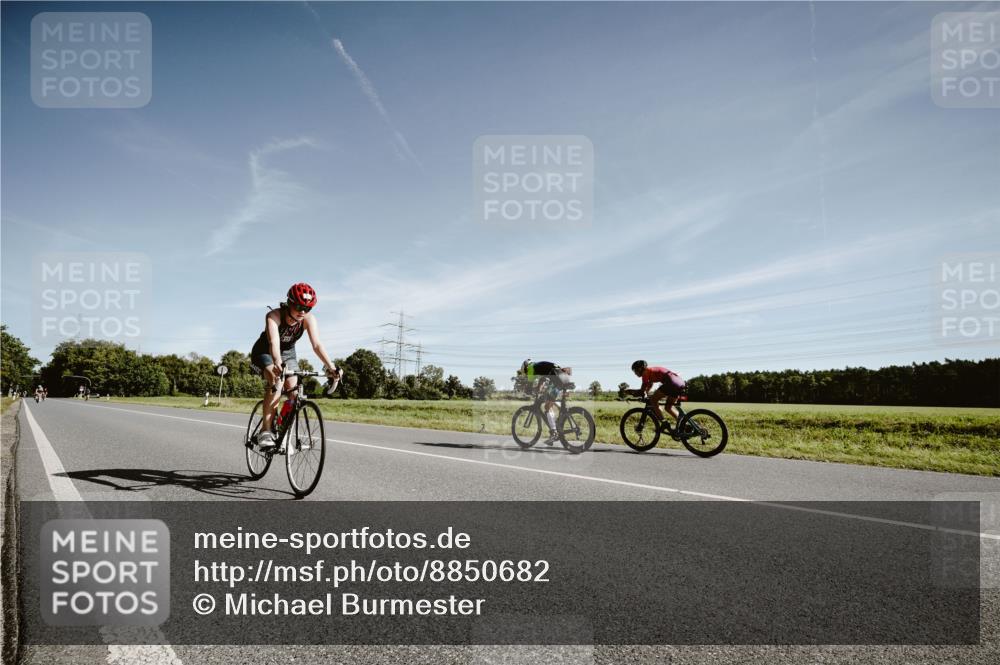 07.09.2025 - 19. Norderstedt Triathlon Michael Burmester http://msf.ph/oto/8850682 07.09.2025 11:10:51 Radfahren 1182 meine-sportfotos.de