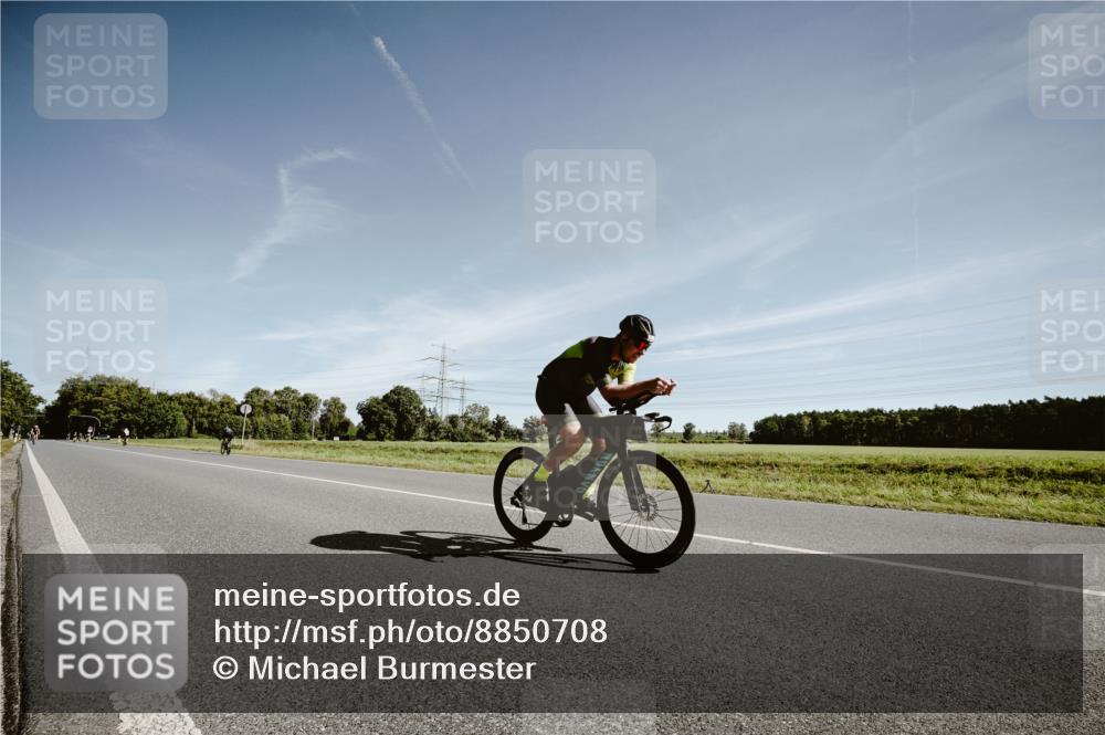 07.09.2025 - 19. Norderstedt Triathlon Michael Burmester http://msf.ph/oto/8850708 07.09.2025 11:11:01 Radfahren 199, 1153, 1184, 1377 meine-sportfotos.de