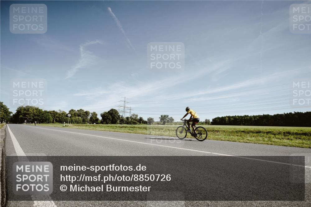 07.09.2025 - 19. Norderstedt Triathlon Michael Burmester http://msf.ph/oto/8850726 07.09.2025 11:11:20 Radfahren  meine-sportfotos.de