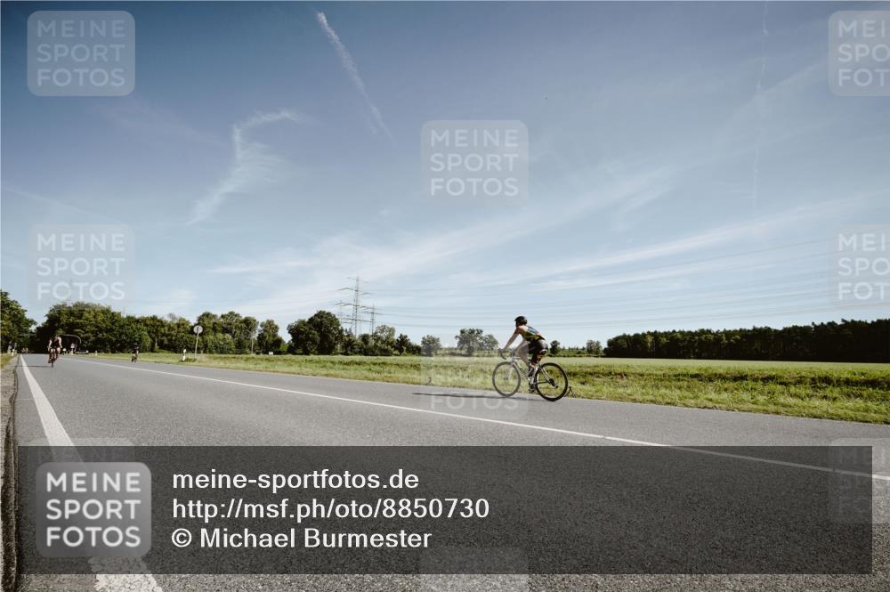 07.09.2025 - 19. Norderstedt Triathlon Michael Burmester http://msf.ph/oto/8850730 07.09.2025 11:11:36 Radfahren 1187 meine-sportfotos.de