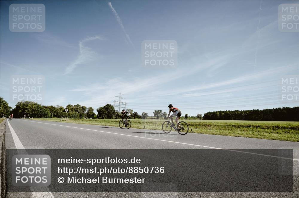 07.09.2025 - 19. Norderstedt Triathlon Michael Burmester http://msf.ph/oto/8850736 07.09.2025 11:11:48 Radfahren  meine-sportfotos.de