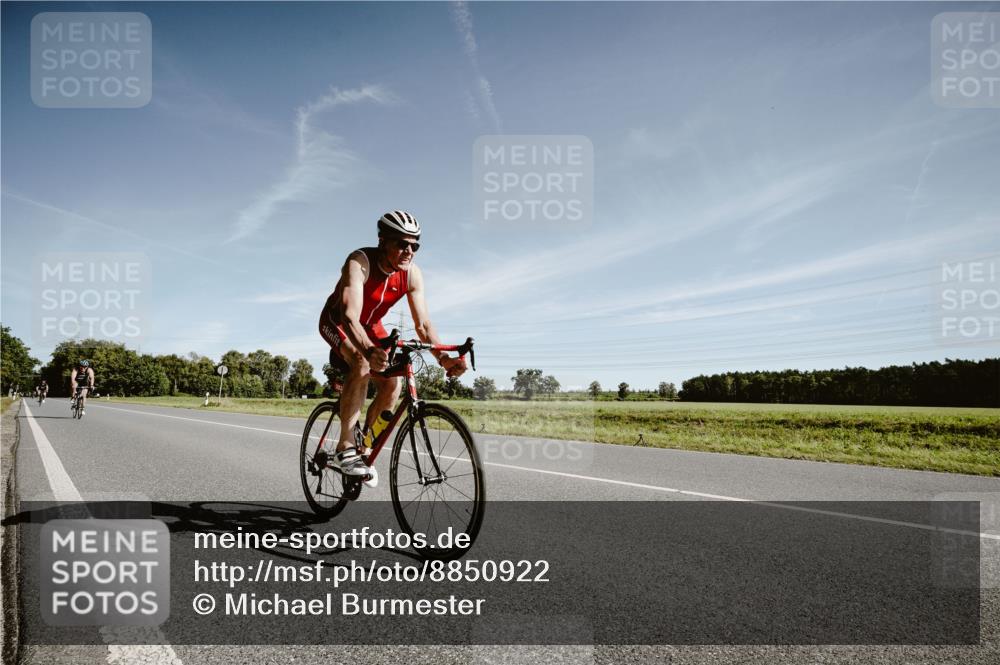 07.09.2025 - 19. Norderstedt Triathlon Michael Burmester http://msf.ph/oto/8850922 07.09.2025 11:13:29 Radfahren 203, 806 meine-sportfotos.de