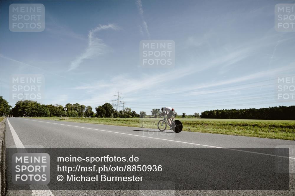 07.09.2025 - 19. Norderstedt Triathlon Michael Burmester http://msf.ph/oto/8850936 07.09.2025 11:13:41 Radfahren 225 meine-sportfotos.de