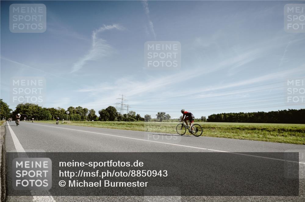 07.09.2025 - 19. Norderstedt Triathlon Michael Burmester http://msf.ph/oto/8850943 07.09.2025 11:13:46 Radfahren 1166 meine-sportfotos.de