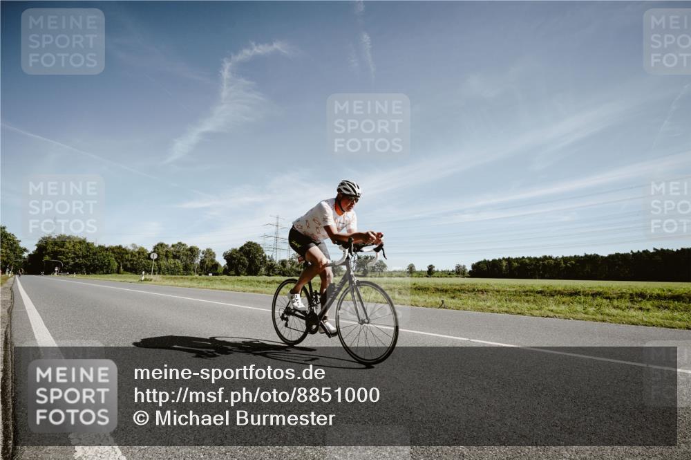07.09.2025 - 19. Norderstedt Triathlon Michael Burmester http://msf.ph/oto/8851000 07.09.2025 11:14:34 Radfahren 1218, 1253 meine-sportfotos.de