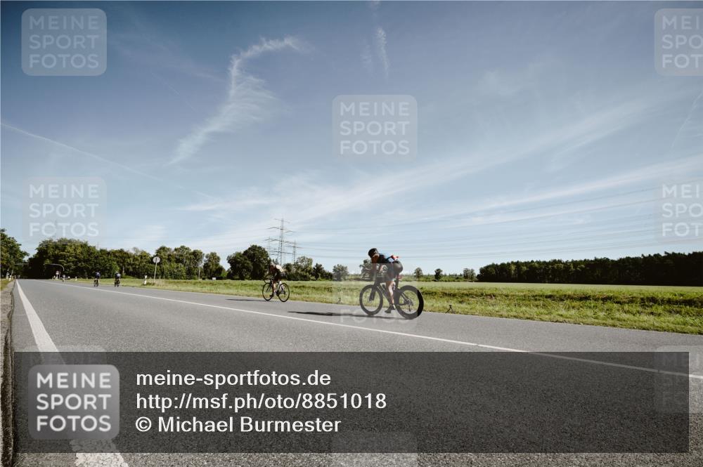 07.09.2025 - 19. Norderstedt Triathlon Michael Burmester http://msf.ph/oto/8851018 07.09.2025 11:14:50 Radfahren  meine-sportfotos.de