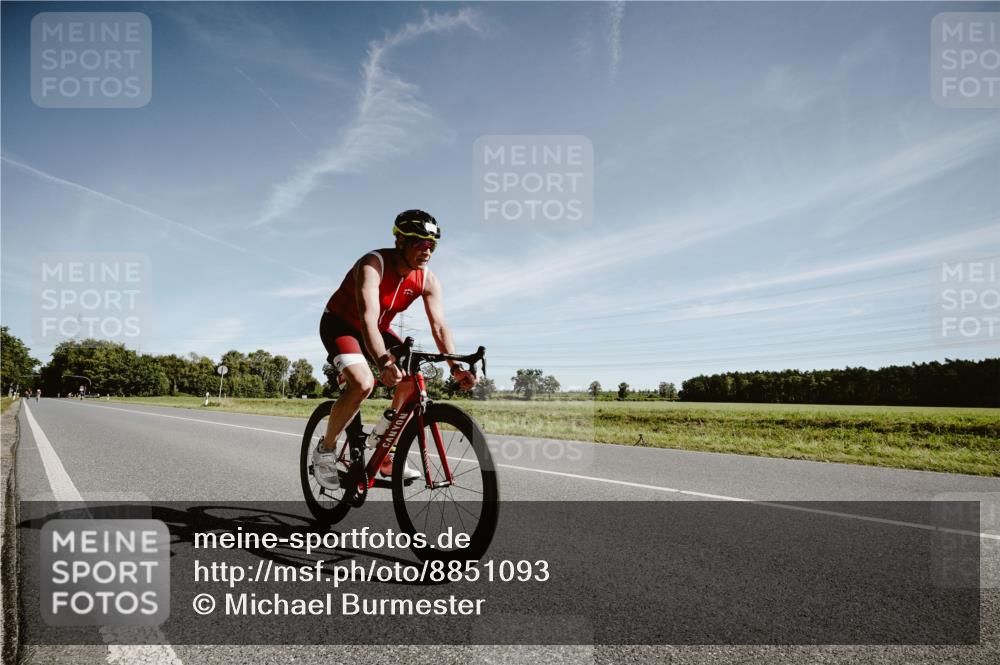 07.09.2025 - 19. Norderstedt Triathlon Michael Burmester http://msf.ph/oto/8851093 07.09.2025 11:16:15 Radfahren 704 meine-sportfotos.de