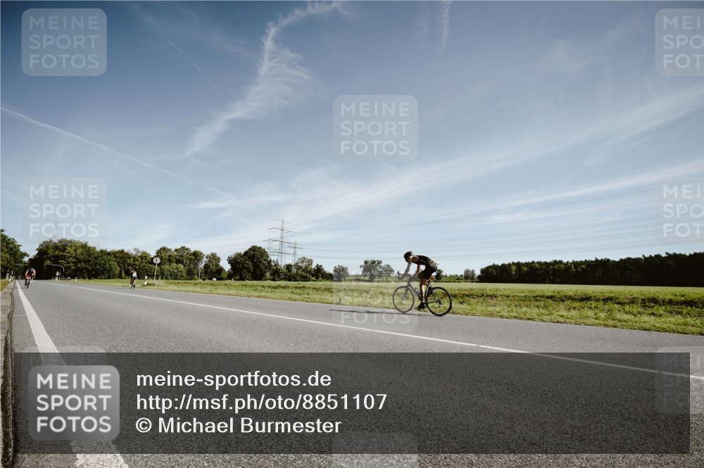 07.09.2025 - 19. Norderstedt Triathlon Michael Burmester http://msf.ph/oto/8851107 07.09.2025 11:16:33 Radfahren 1196 meine-sportfotos.de