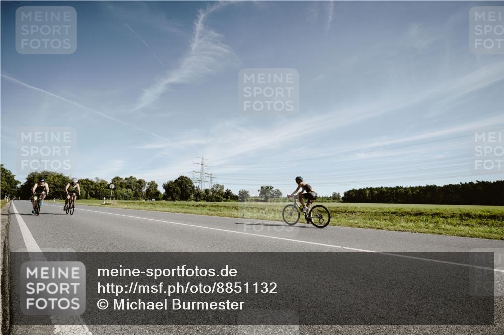07.09.2025 - 19. Norderstedt Triathlon Michael Burmester http://msf.ph/oto/8851132 07.09.2025 11:16:57 Radfahren 196, 784 meine-sportfotos.de