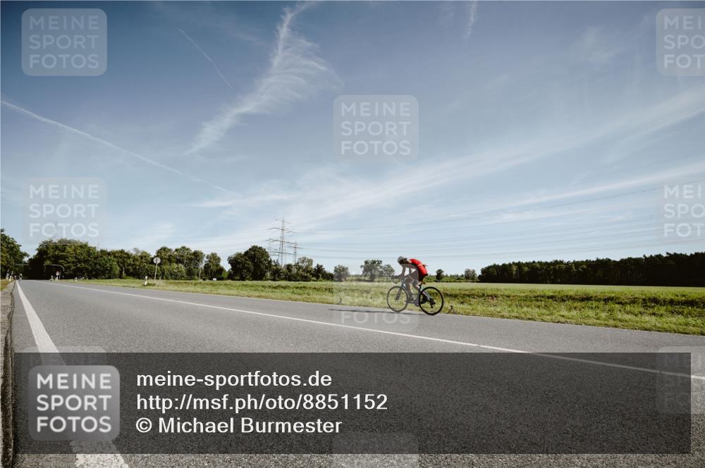 07.09.2025 - 19. Norderstedt Triathlon Michael Burmester http://msf.ph/oto/8851152 07.09.2025 11:17:11 Radfahren 152, 204, 1173 meine-sportfotos.de