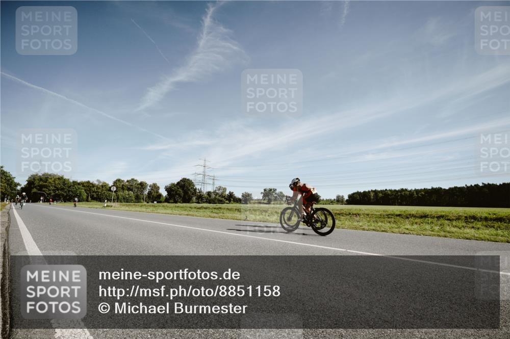 07.09.2025 - 19. Norderstedt Triathlon Michael Burmester http://msf.ph/oto/8851158 07.09.2025 11:17:18 Radfahren 1227 meine-sportfotos.de