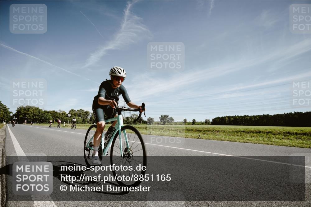 07.09.2025 - 19. Norderstedt Triathlon Michael Burmester http://msf.ph/oto/8851165 07.09.2025 11:17:21 Radfahren 1227 meine-sportfotos.de