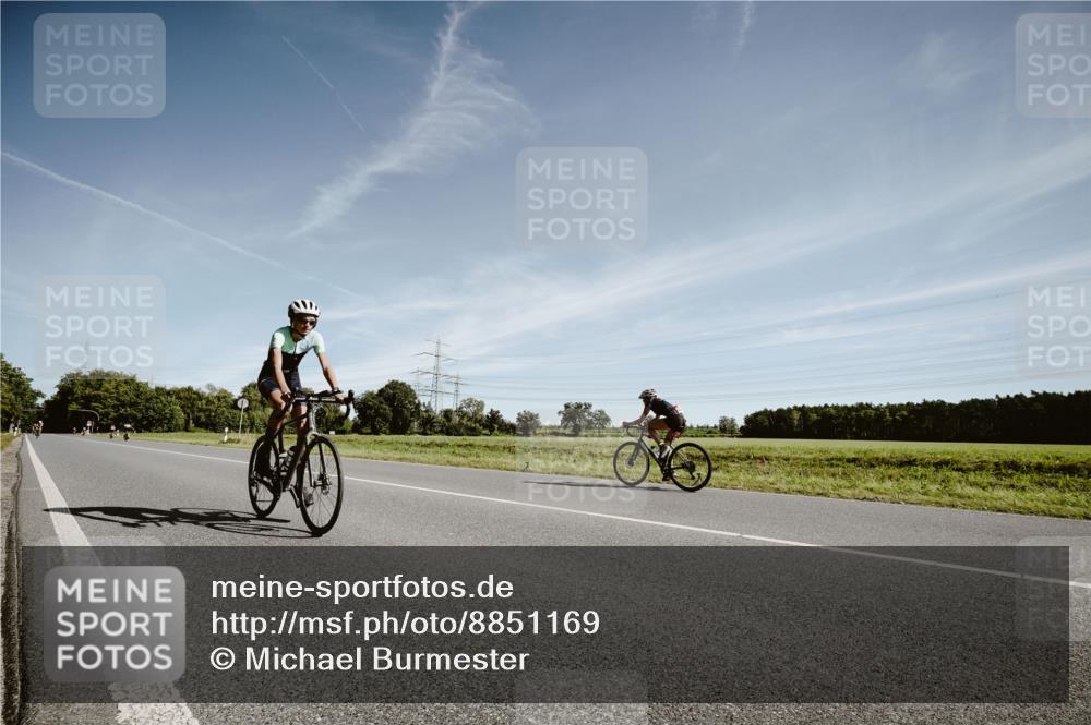 07.09.2025 - 19. Norderstedt Triathlon Michael Burmester http://msf.ph/oto/8851169 07.09.2025 11:17:25 Radfahren 1190 meine-sportfotos.de