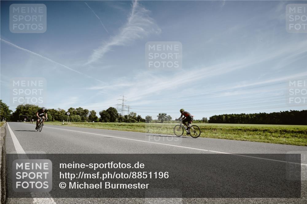 07.09.2025 - 19. Norderstedt Triathlon Michael Burmester http://msf.ph/oto/8851196 07.09.2025 11:18:10 Radfahren 1203 meine-sportfotos.de
