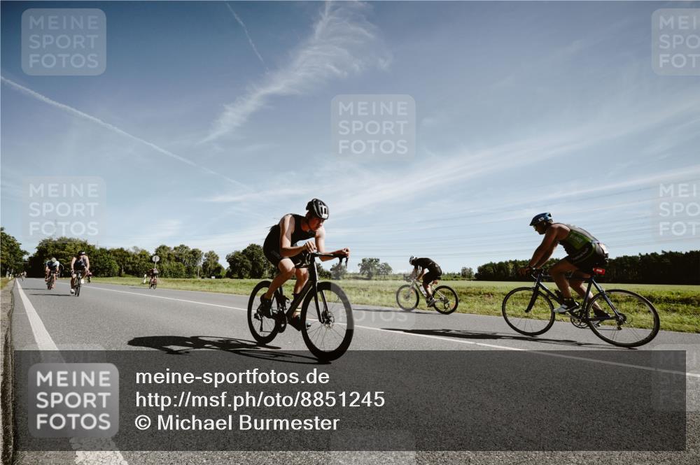 07.09.2025 - 19. Norderstedt Triathlon Michael Burmester http://msf.ph/oto/8851245 07.09.2025 11:19:01 Radfahren 749, 1179, 1208 meine-sportfotos.de