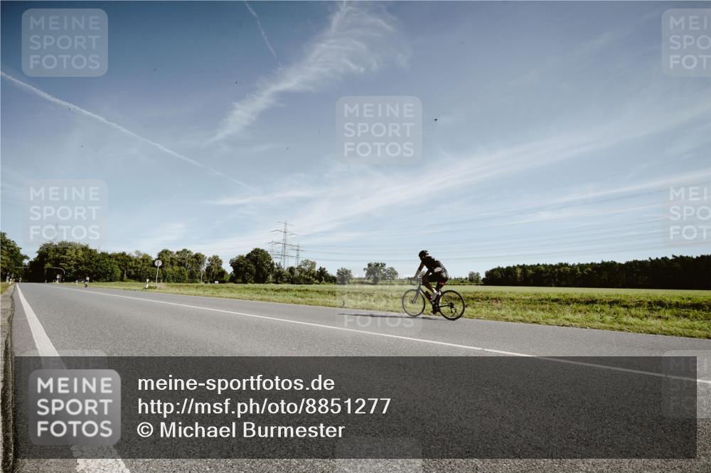 07.09.2025 - 19. Norderstedt Triathlon Michael Burmester http://msf.ph/oto/8851277 07.09.2025 11:19:25 Radfahren  meine-sportfotos.de