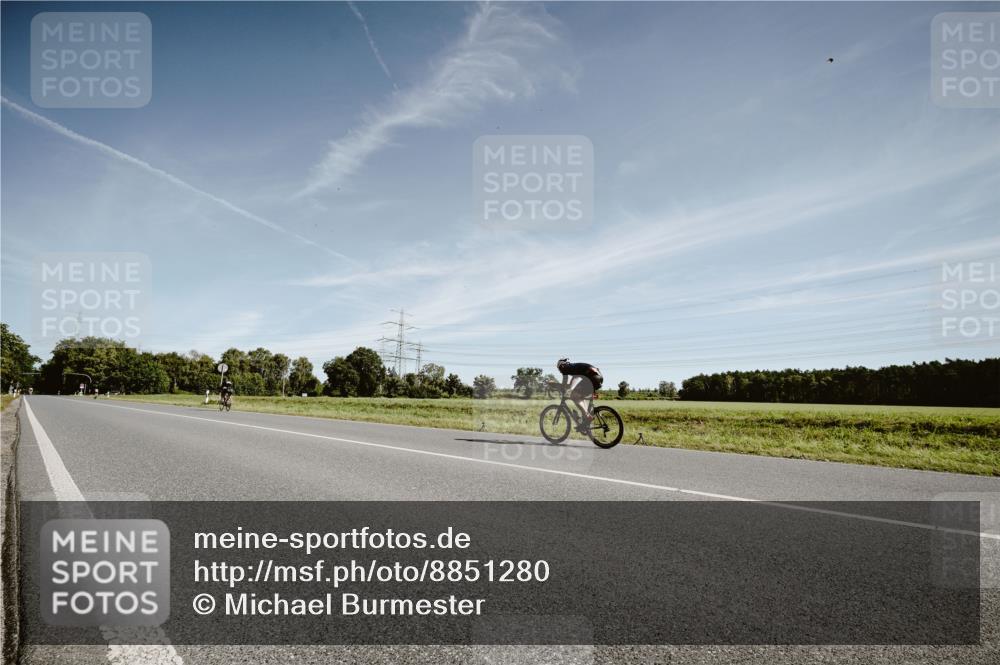 07.09.2025 - 19. Norderstedt Triathlon Michael Burmester http://msf.ph/oto/8851280 07.09.2025 11:19:28 Radfahren  meine-sportfotos.de