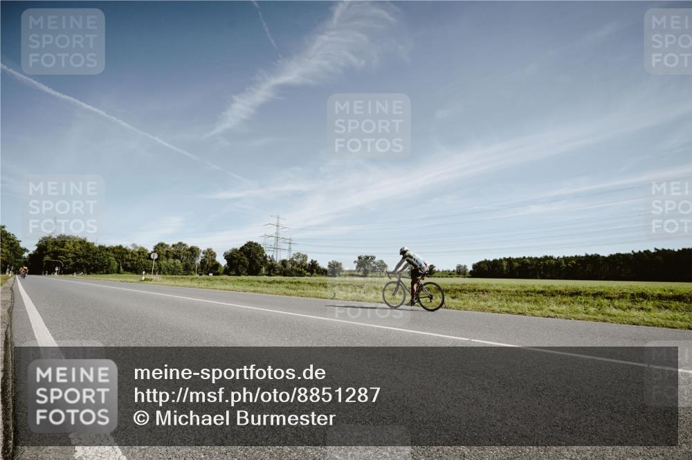 07.09.2025 - 19. Norderstedt Triathlon Michael Burmester http://msf.ph/oto/8851287 07.09.2025 11:19:47 Radfahren  meine-sportfotos.de