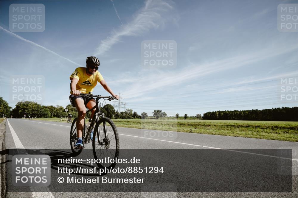 07.09.2025 - 19. Norderstedt Triathlon Michael Burmester http://msf.ph/oto/8851294 07.09.2025 11:19:55 Radfahren 228, 1177 meine-sportfotos.de