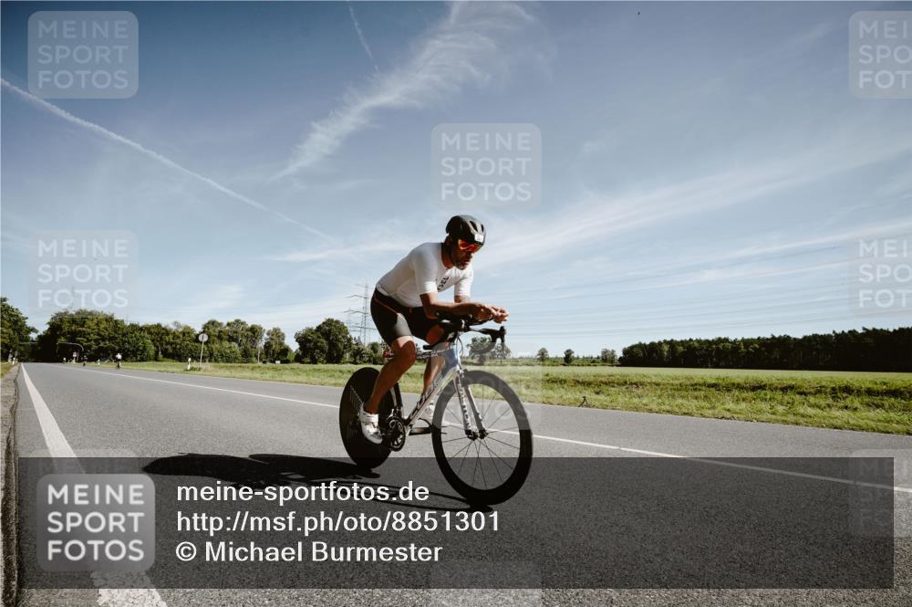 07.09.2025 - 19. Norderstedt Triathlon Michael Burmester http://msf.ph/oto/8851301 07.09.2025 11:20:03 Radfahren 284 meine-sportfotos.de