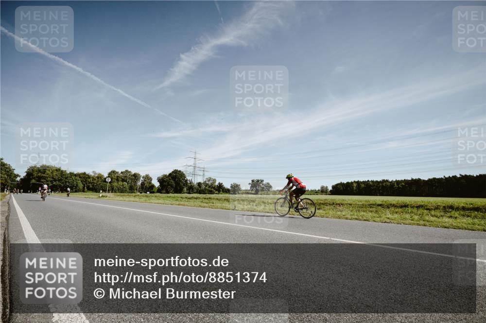 07.09.2025 - 19. Norderstedt Triathlon Michael Burmester http://msf.ph/oto/8851374 07.09.2025 11:21:16 Radfahren 1181 meine-sportfotos.de