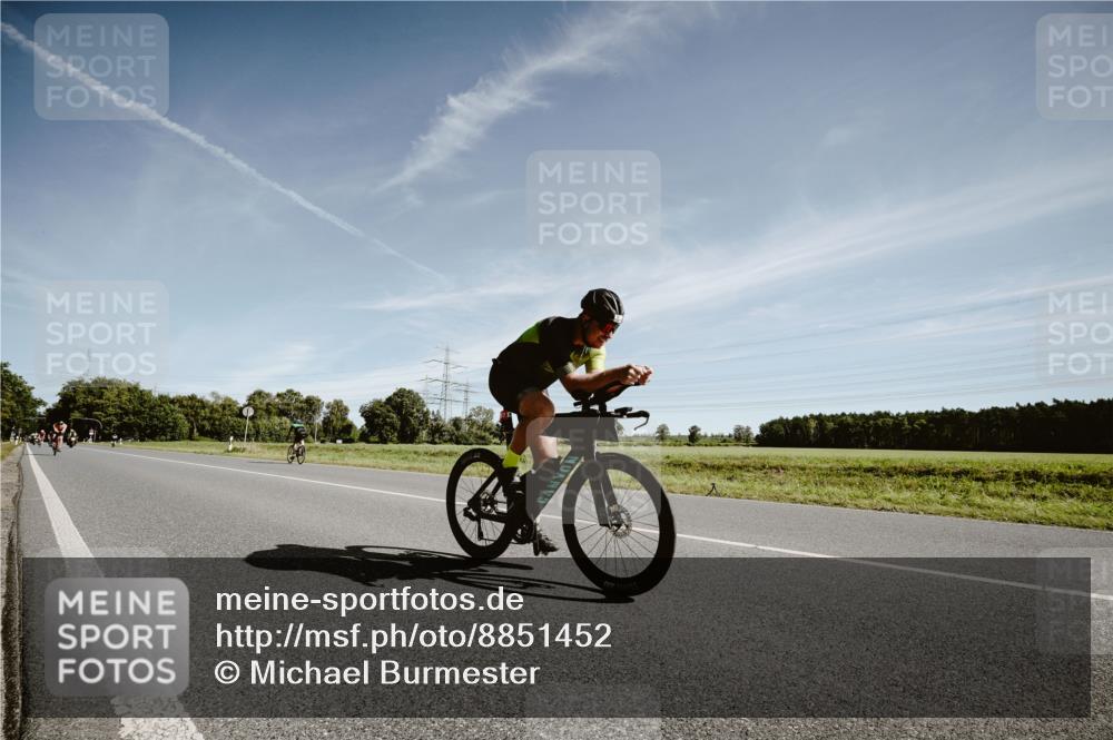 07.09.2025 - 19. Norderstedt Triathlon Michael Burmester http://msf.ph/oto/8851452 07.09.2025 11:22:25 Radfahren 833, 1377 meine-sportfotos.de