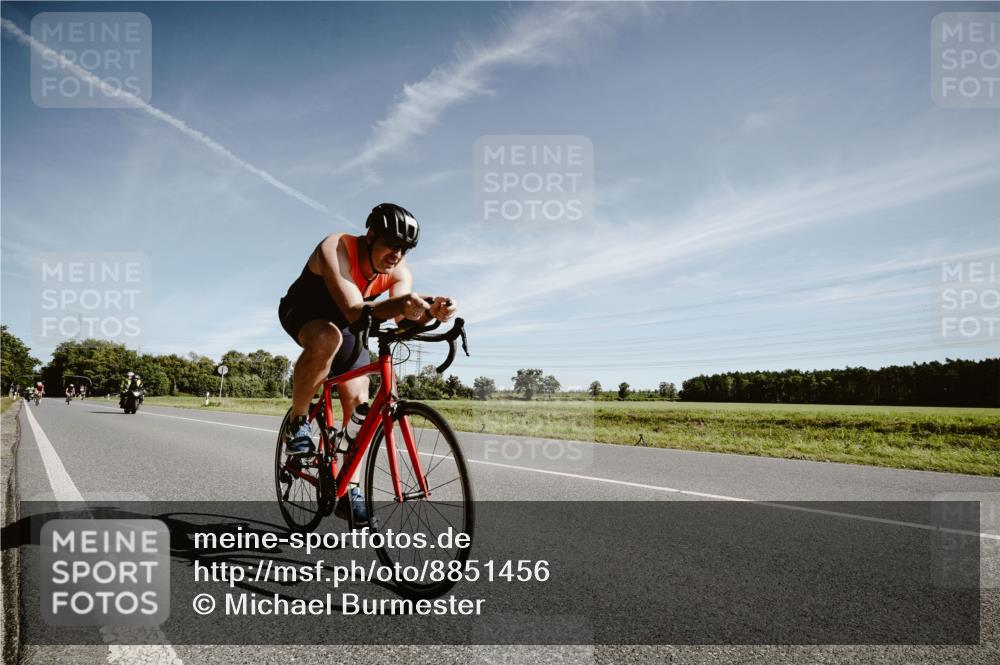 07.09.2025 - 19. Norderstedt Triathlon Michael Burmester http://msf.ph/oto/8851456 07.09.2025 11:22:28 Radfahren 833, 1377 meine-sportfotos.de