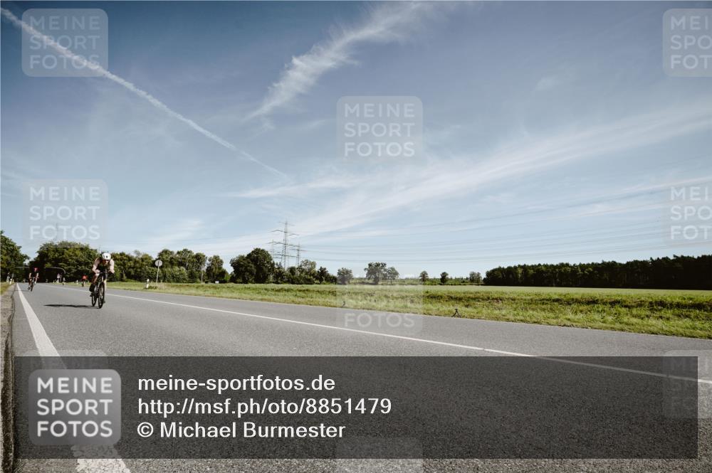 07.09.2025 - 19. Norderstedt Triathlon Michael Burmester http://msf.ph/oto/8851479 07.09.2025 11:22:41 Radfahren 734, 1157, 1184 meine-sportfotos.de