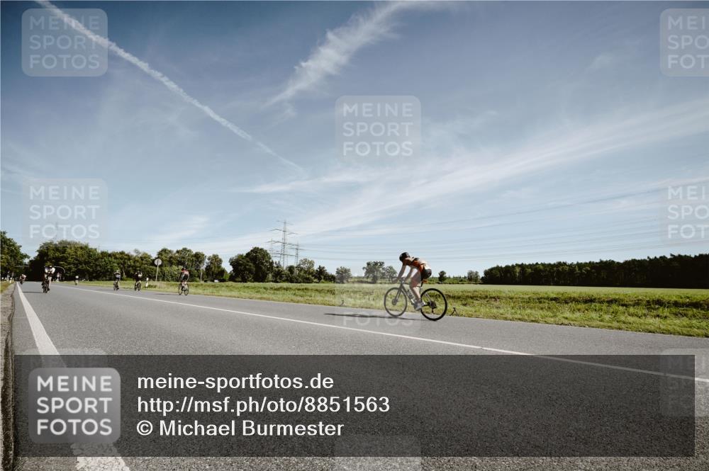 07.09.2025 - 19. Norderstedt Triathlon Michael Burmester http://msf.ph/oto/8851563 07.09.2025 11:24:06 Radfahren 1158, 1194 meine-sportfotos.de