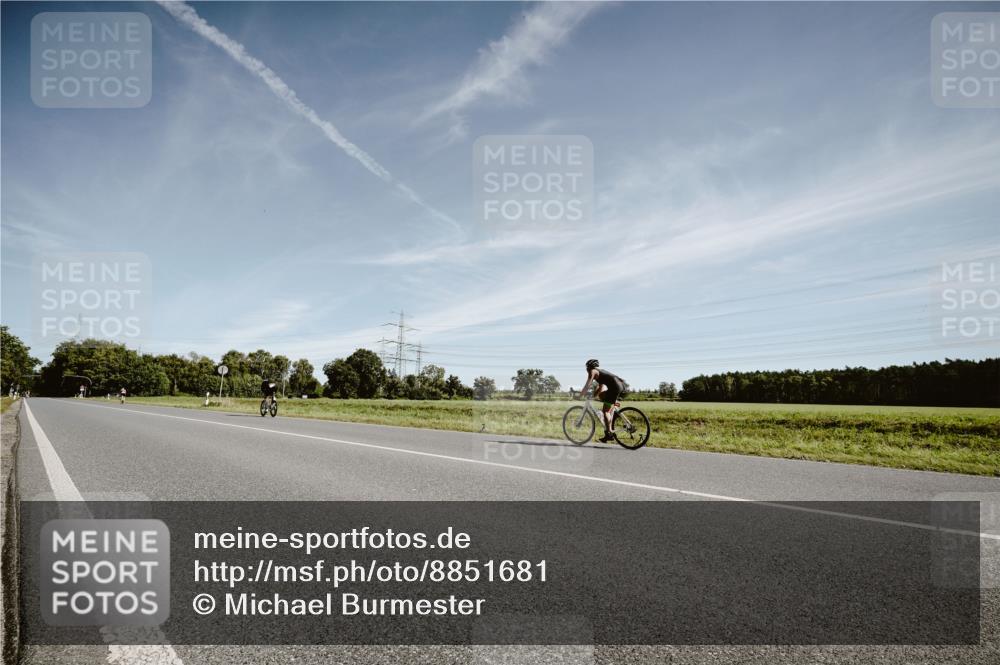 07.09.2025 - 19. Norderstedt Triathlon Michael Burmester http://msf.ph/oto/8851681 07.09.2025 11:25:53 Radfahren 1195 meine-sportfotos.de