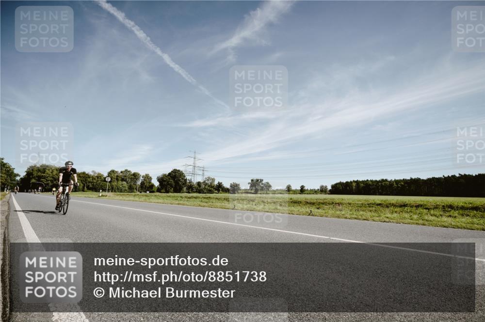 07.09.2025 - 19. Norderstedt Triathlon Michael Burmester http://msf.ph/oto/8851738 07.09.2025 11:26:29 Radfahren 306 meine-sportfotos.de