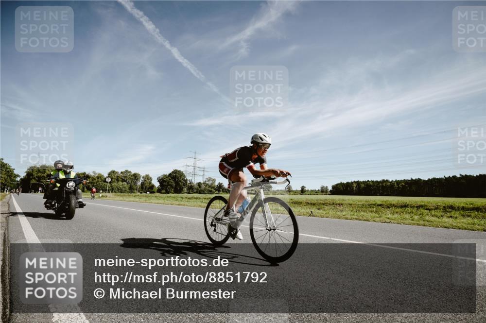 07.09.2025 - 19. Norderstedt Triathlon Michael Burmester http://msf.ph/oto/8851792 07.09.2025 11:27:10 Radfahren 229, 1171, 1390 meine-sportfotos.de