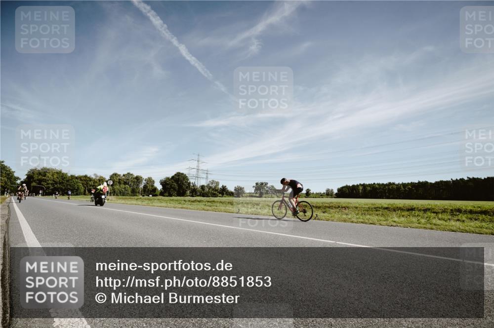 07.09.2025 - 19. Norderstedt Triathlon Michael Burmester http://msf.ph/oto/8851853 07.09.2025 11:27:32 Radfahren 154, 196 meine-sportfotos.de