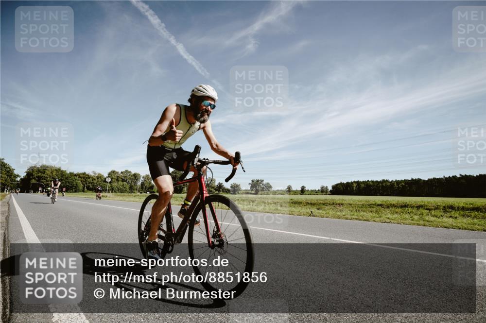 07.09.2025 - 19. Norderstedt Triathlon Michael Burmester http://msf.ph/oto/8851856 07.09.2025 11:27:34 Radfahren 154, 196 meine-sportfotos.de