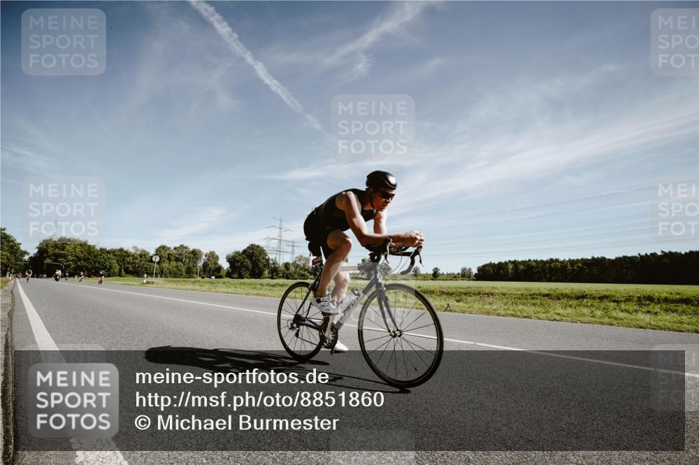 07.09.2025 - 19. Norderstedt Triathlon Michael Burmester http://msf.ph/oto/8851860 07.09.2025 11:27:36 Radfahren 154, 196 meine-sportfotos.de