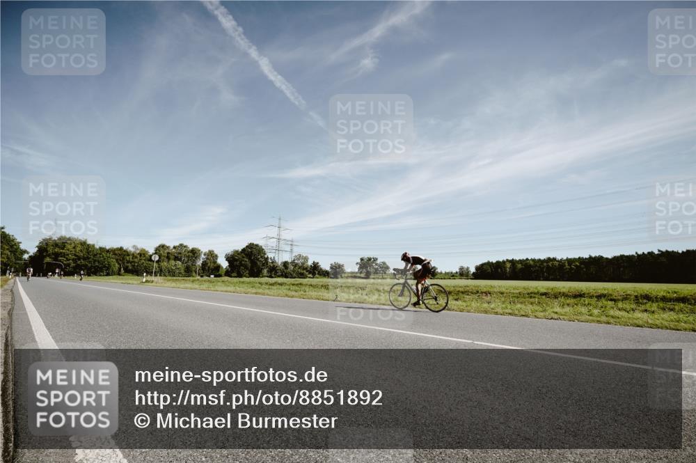 07.09.2025 - 19. Norderstedt Triathlon Michael Burmester http://msf.ph/oto/8851892 07.09.2025 11:27:53 Radfahren 1301 meine-sportfotos.de