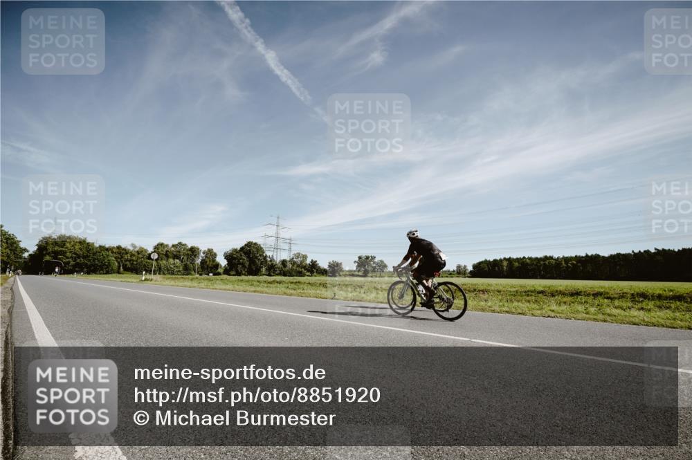 07.09.2025 - 19. Norderstedt Triathlon Michael Burmester http://msf.ph/oto/8851920 07.09.2025 11:28:17 Radfahren  meine-sportfotos.de