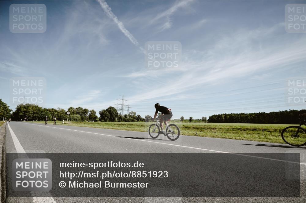 07.09.2025 - 19. Norderstedt Triathlon Michael Burmester http://msf.ph/oto/8851923 07.09.2025 11:28:21 Radfahren  meine-sportfotos.de