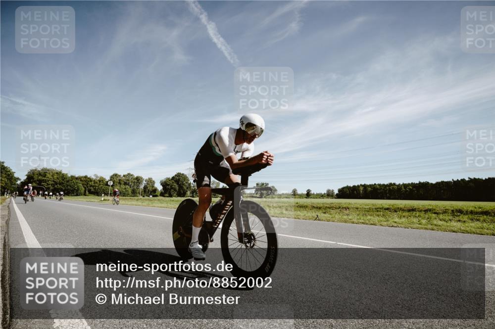 07.09.2025 - 19. Norderstedt Triathlon Michael Burmester http://msf.ph/oto/8852002 07.09.2025 11:29:21 Radfahren 819, 1173, 1228 meine-sportfotos.de