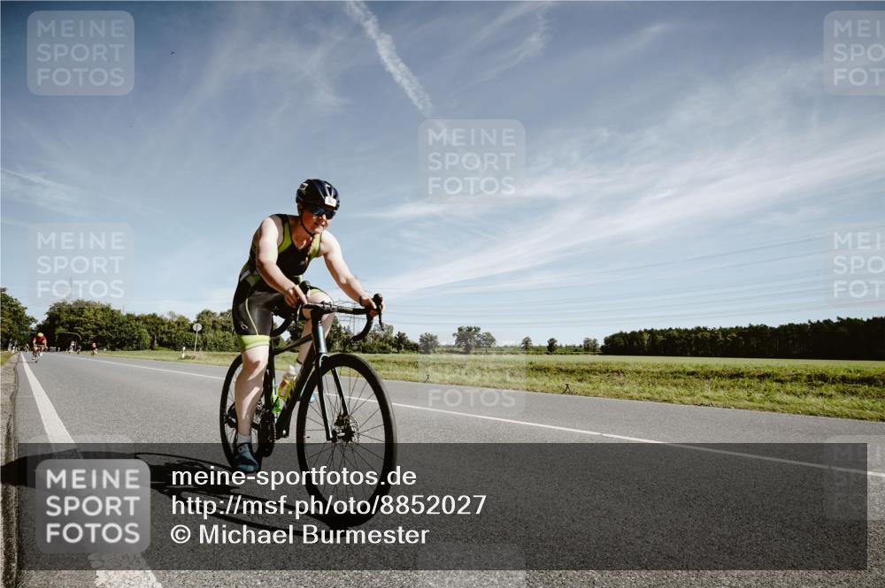 07.09.2025 - 19. Norderstedt Triathlon Michael Burmester http://msf.ph/oto/8852027 07.09.2025 11:29:33 Radfahren 185, 784, 1227 meine-sportfotos.de