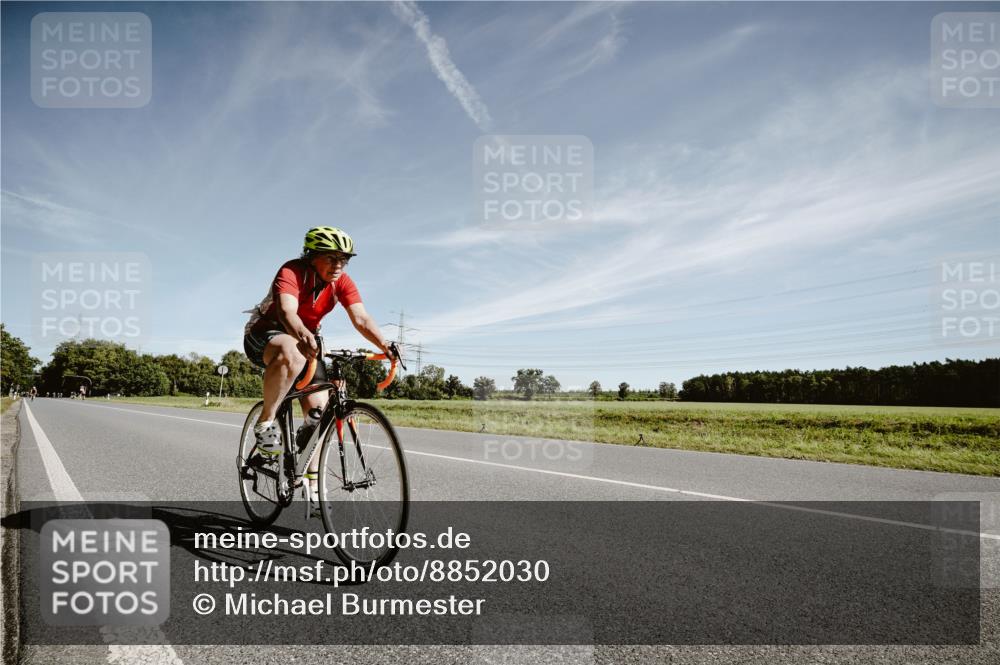 07.09.2025 - 19. Norderstedt Triathlon Michael Burmester http://msf.ph/oto/8852030 07.09.2025 11:29:37 Radfahren 1229 meine-sportfotos.de