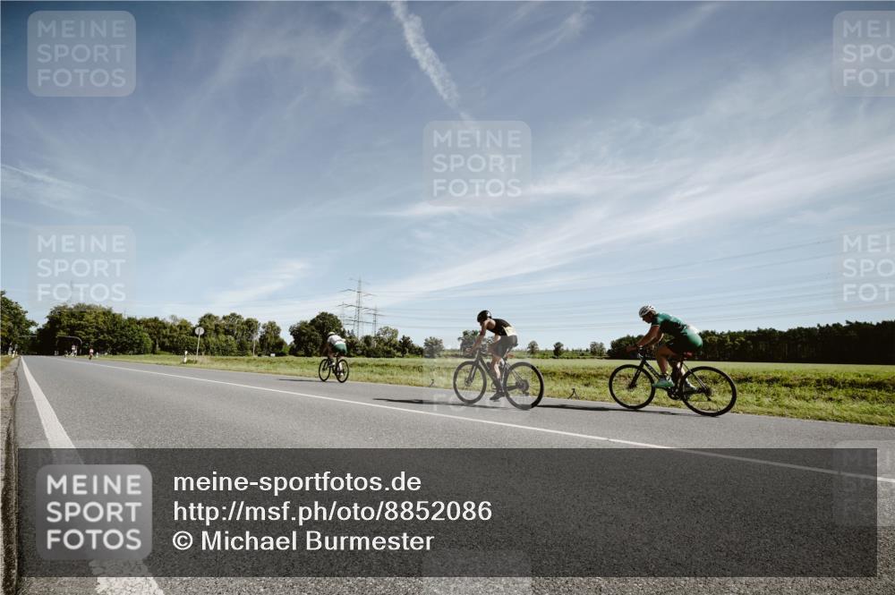 07.09.2025 - 19. Norderstedt Triathlon Michael Burmester http://msf.ph/oto/8852086 07.09.2025 11:30:14 Radfahren  meine-sportfotos.de