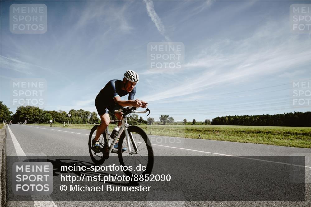 07.09.2025 - 19. Norderstedt Triathlon Michael Burmester http://msf.ph/oto/8852090 07.09.2025 11:30:42 Radfahren 837 meine-sportfotos.de