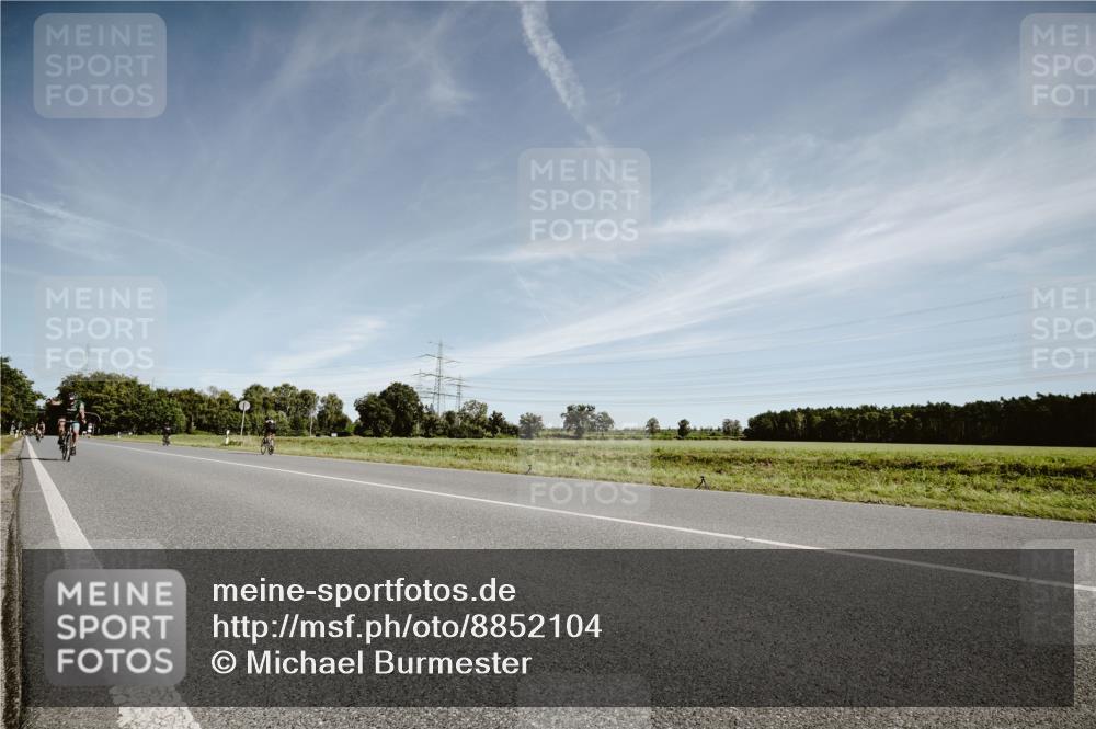 07.09.2025 - 19. Norderstedt Triathlon Michael Burmester http://msf.ph/oto/8852104 07.09.2025 11:30:49 Radfahren 152, 1172 meine-sportfotos.de