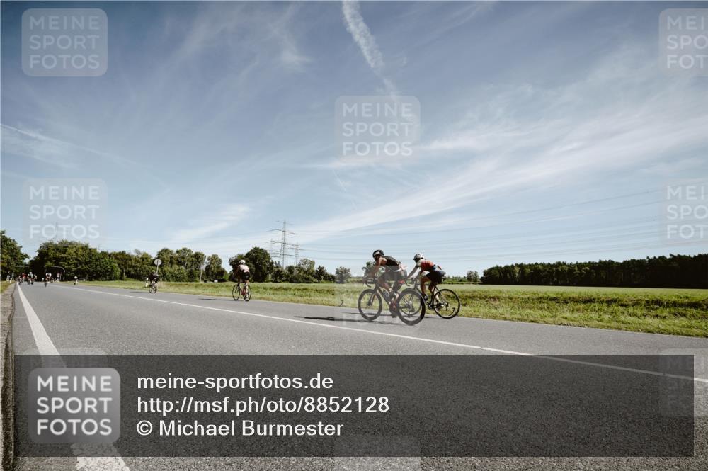 07.09.2025 - 19. Norderstedt Triathlon Michael Burmester http://msf.ph/oto/8852128 07.09.2025 11:30:59 Radfahren 787, 1202 meine-sportfotos.de