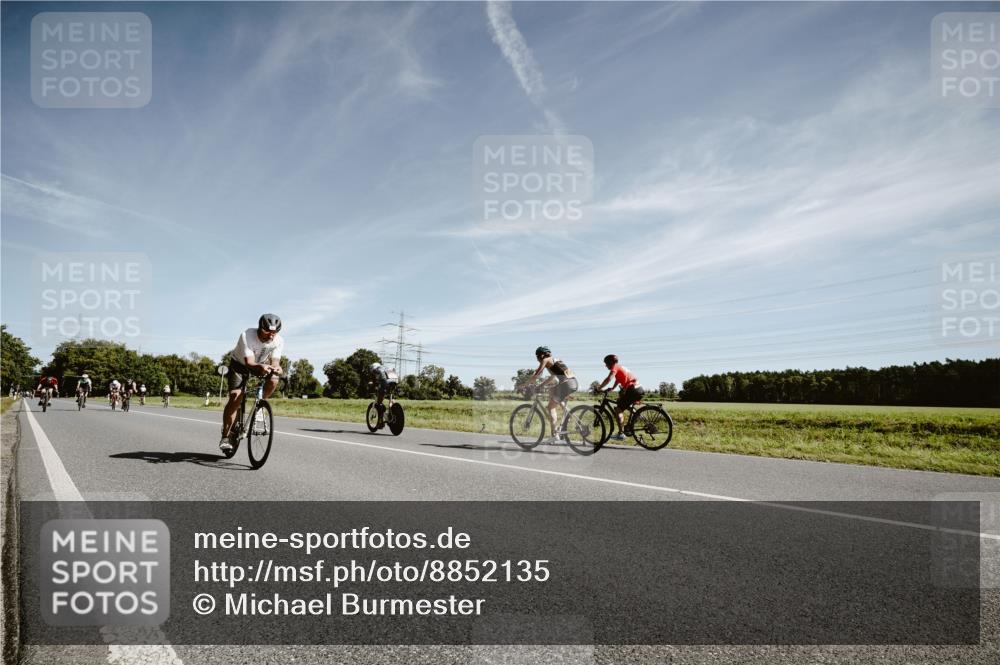 07.09.2025 - 19. Norderstedt Triathlon Michael Burmester http://msf.ph/oto/8852135 07.09.2025 11:31:04 Radfahren 284, 787, 862, 1190, 1208, 1363 meine-sportfotos.de