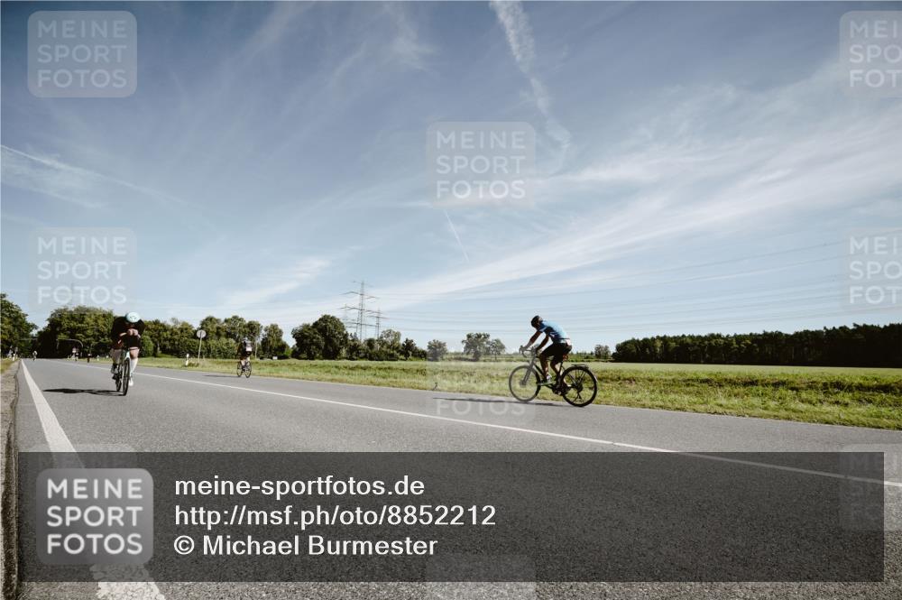 07.09.2025 - 19. Norderstedt Triathlon Michael Burmester http://msf.ph/oto/8852212 07.09.2025 11:32:08 Radfahren 281, 1334 meine-sportfotos.de